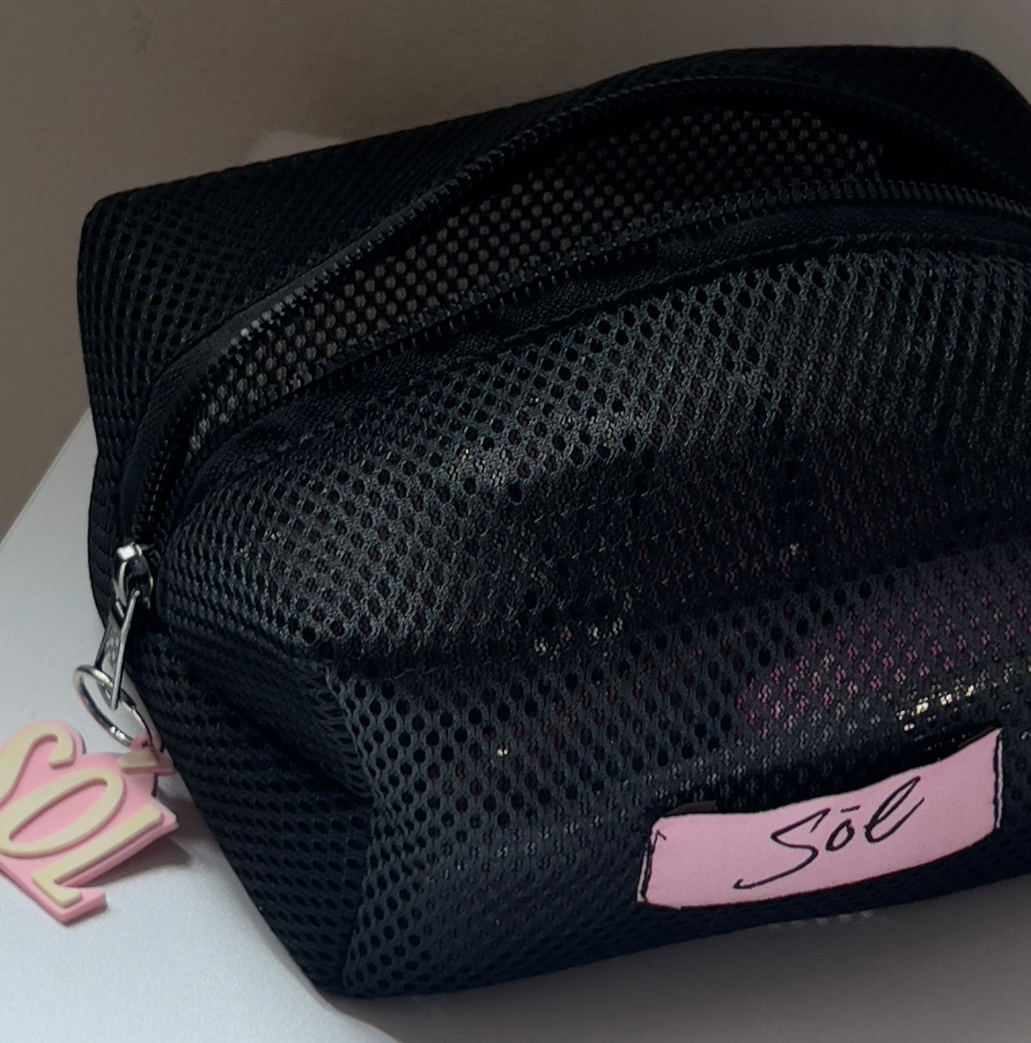 The mesh pouch