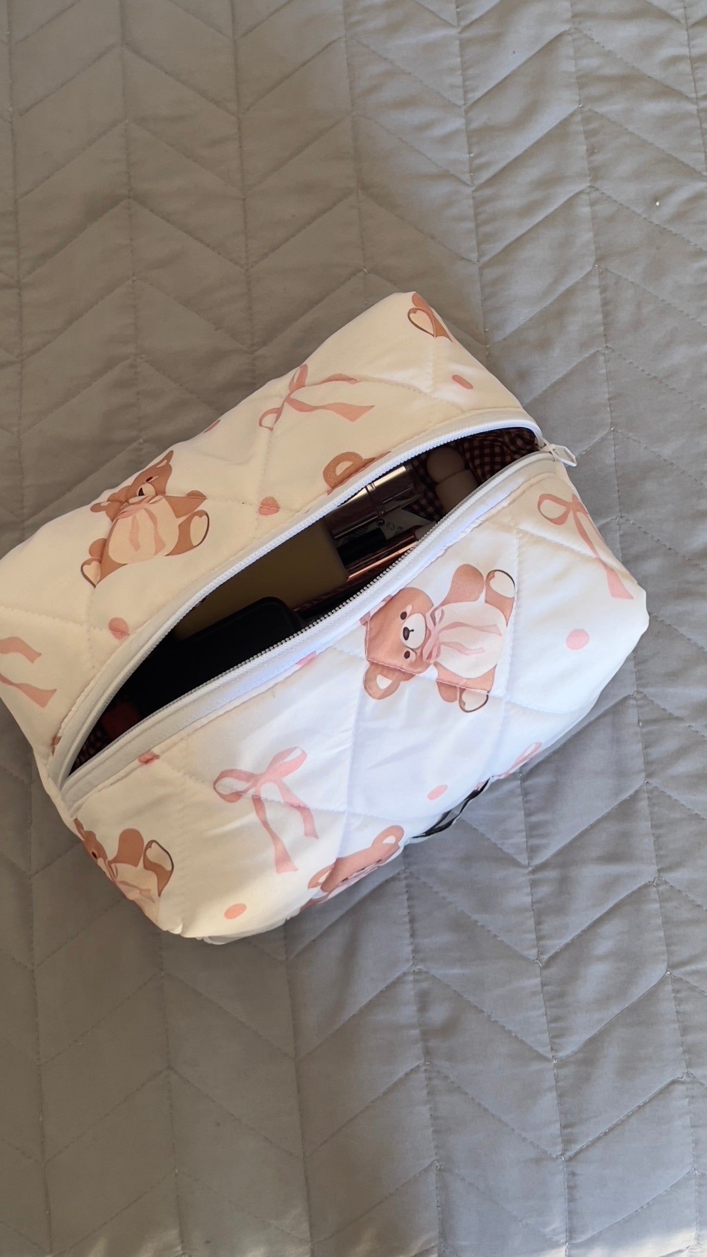 Teddy pouch