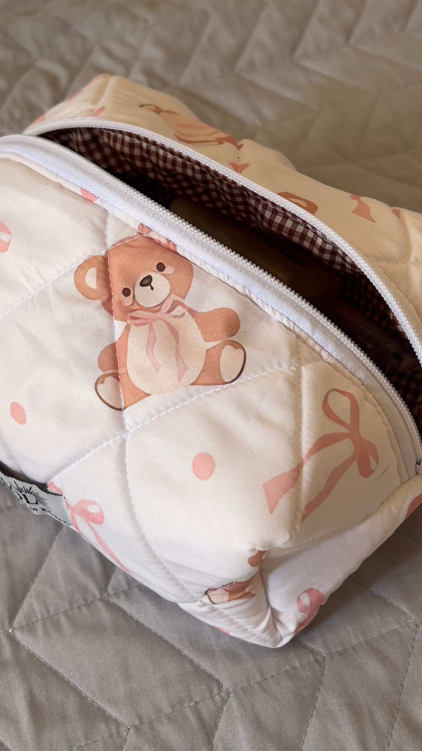 Teddy pouch