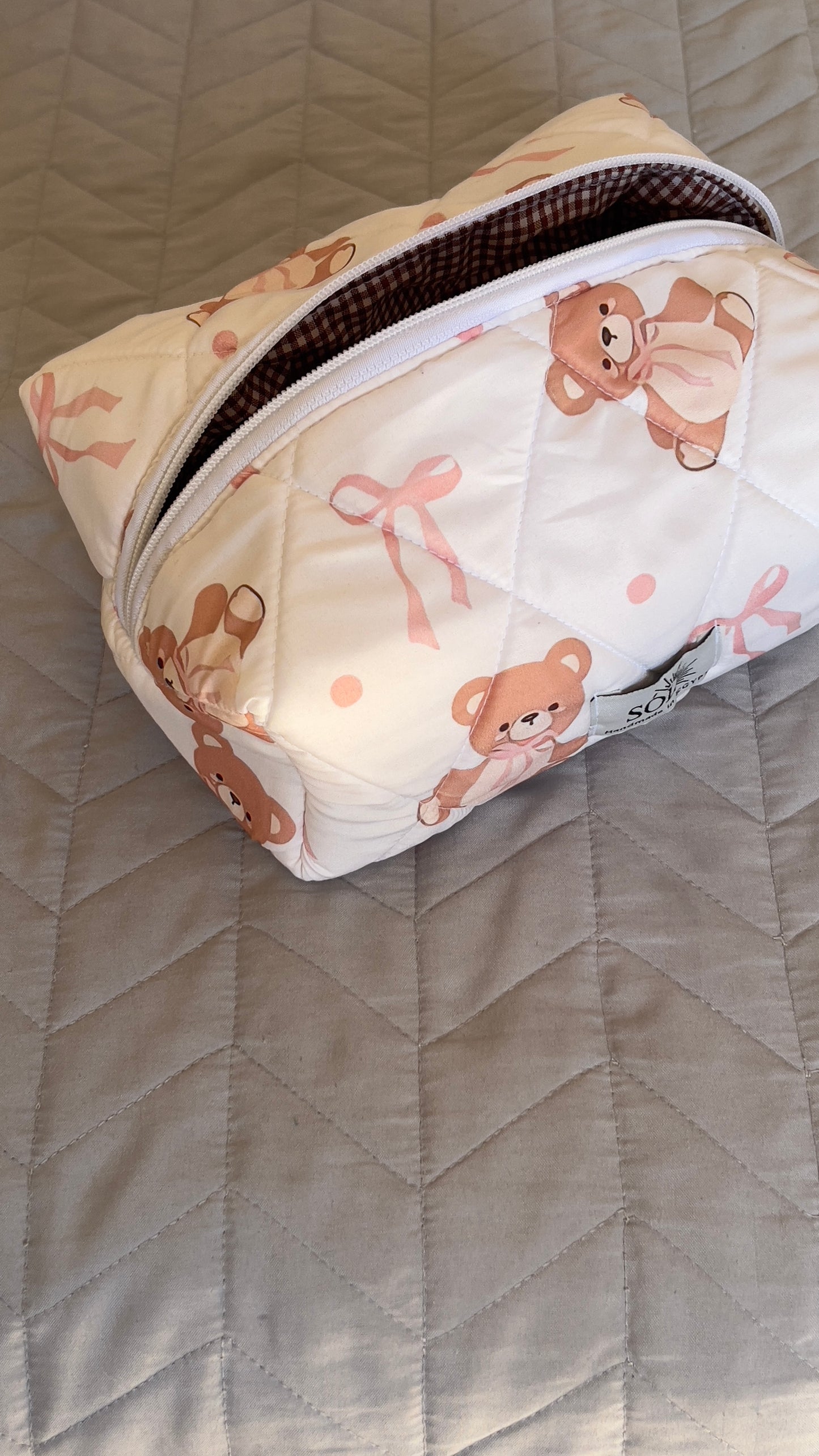 Teddy pouch