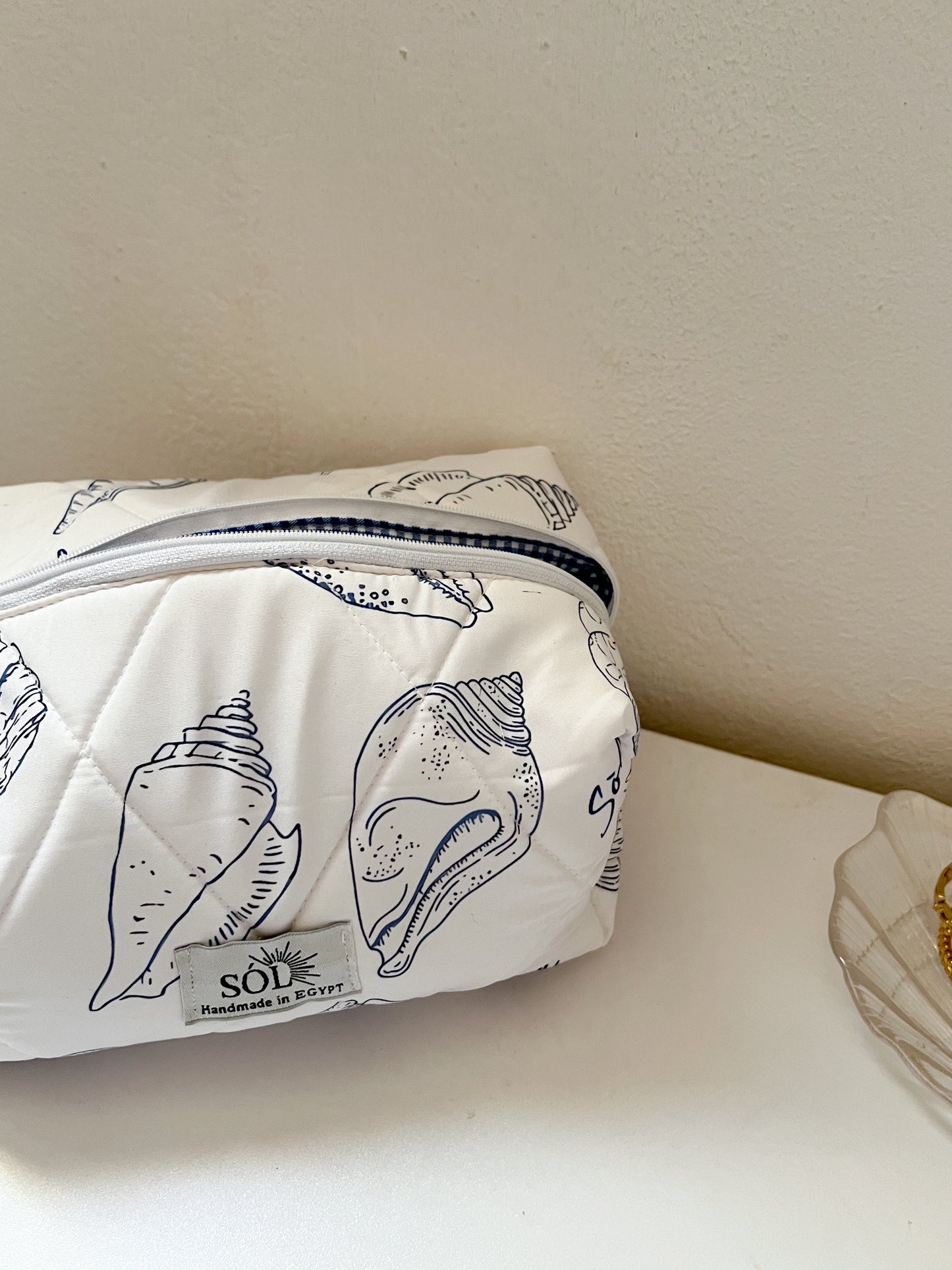 Seashell pouch