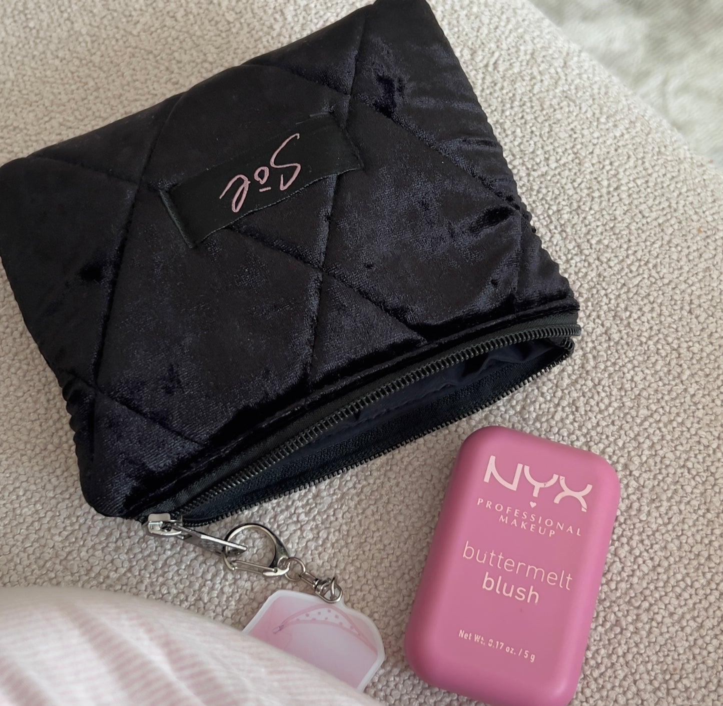 Velvet flat pouch