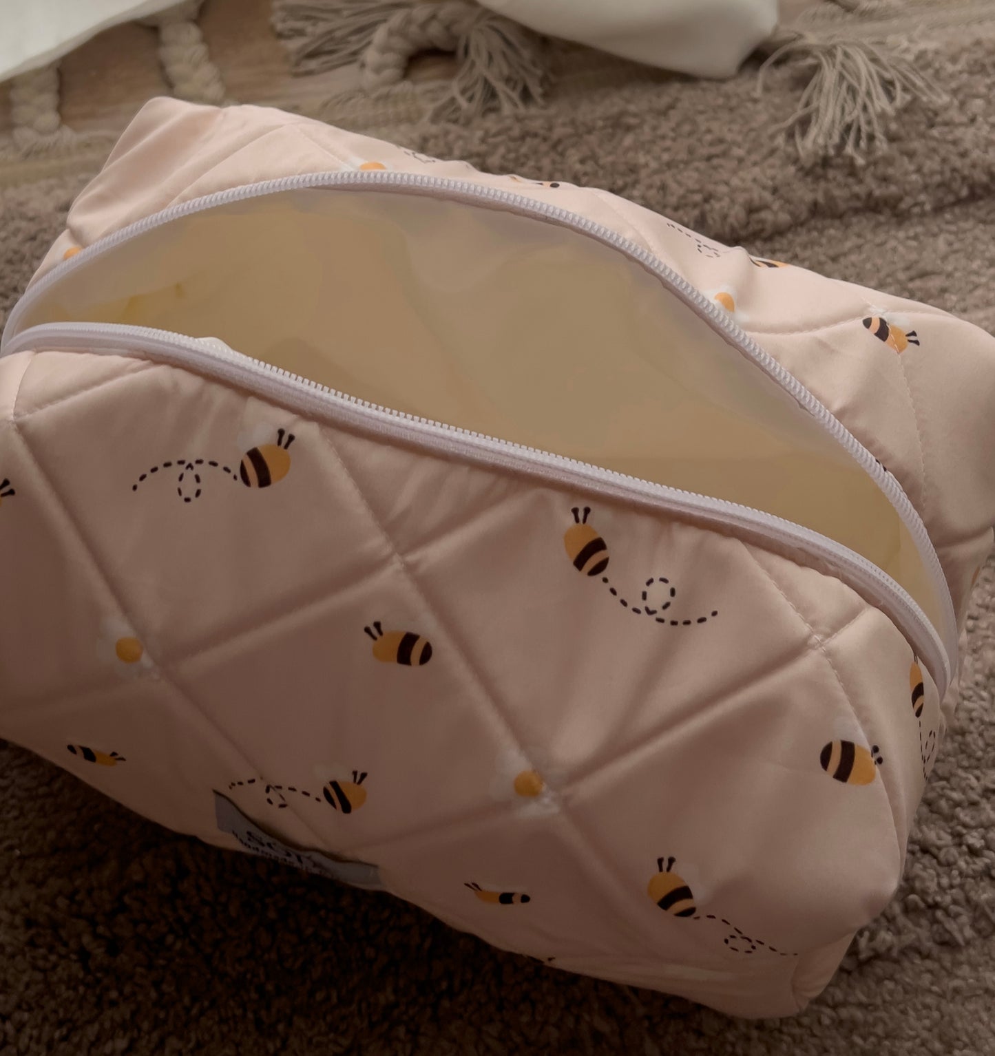 Honey bunny pouch