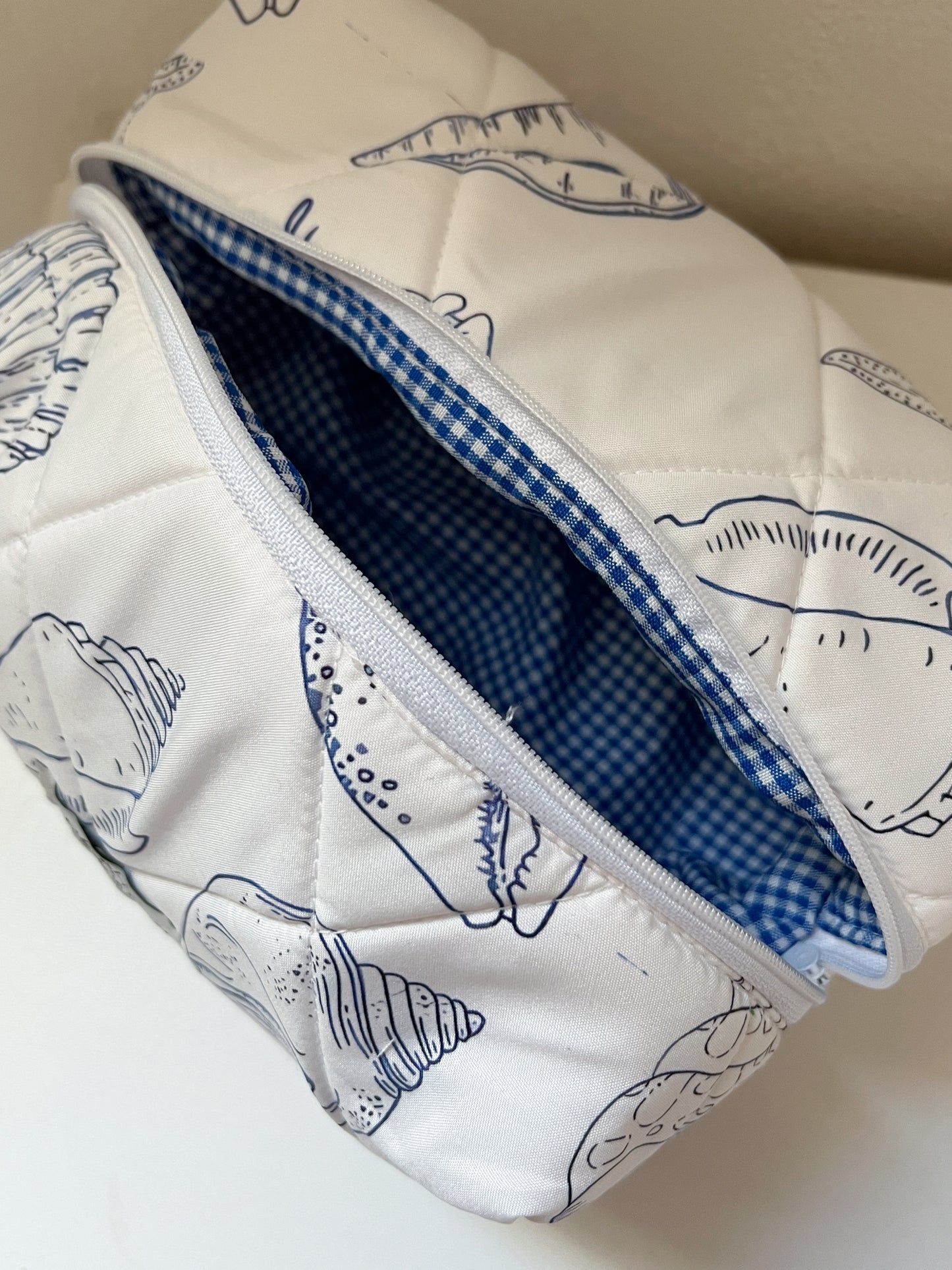 Seashell pouch