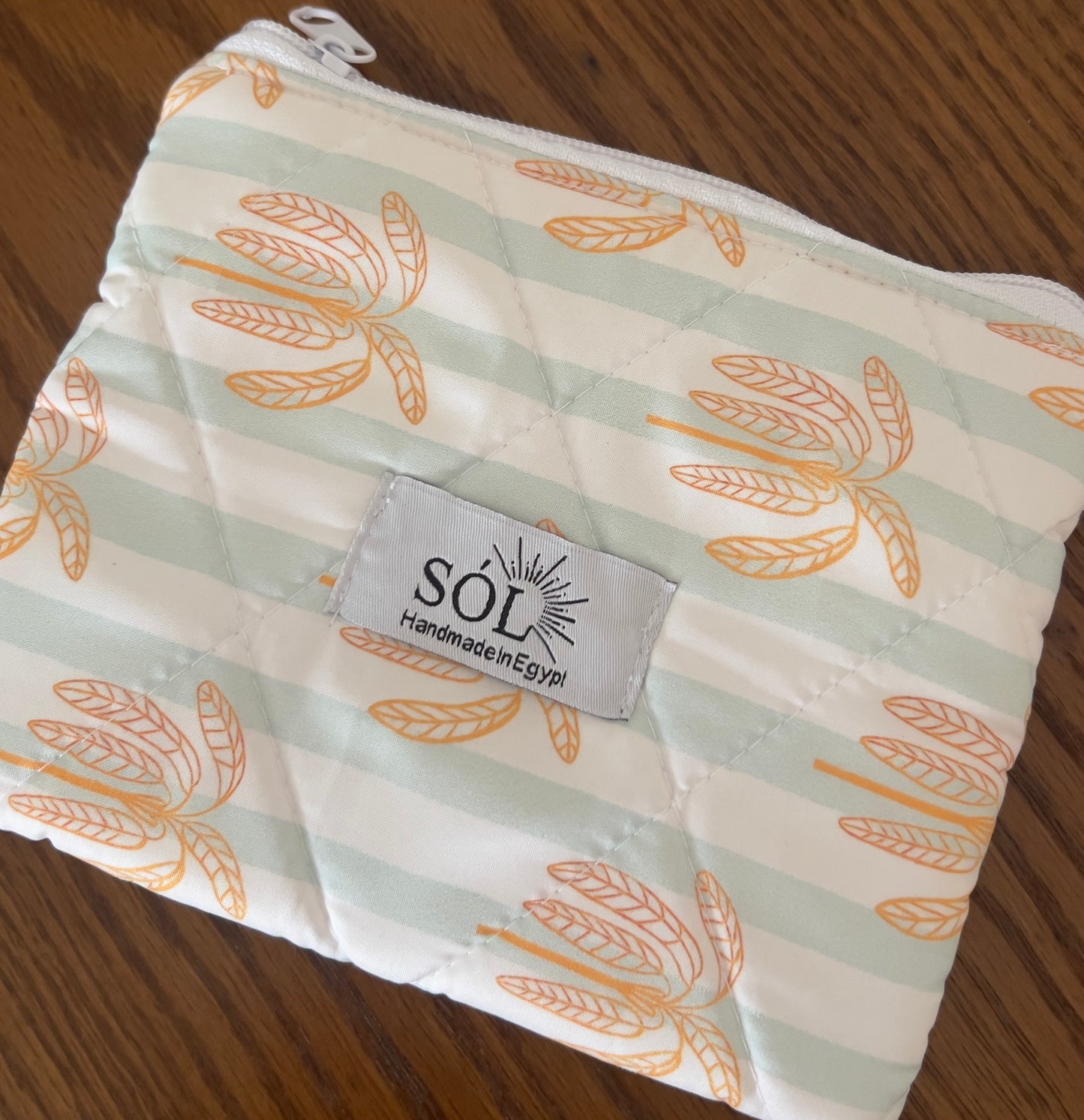Palm flat pouch